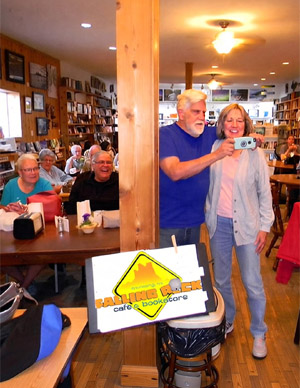 Audience for Tom and Mary Kay and muisicians at Falling Rock Cafe