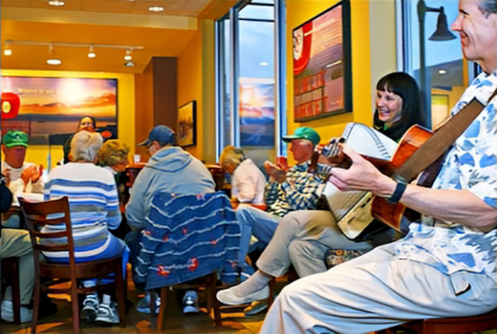 Tom and Mary Kay play music at Borders bookstore coffee shop