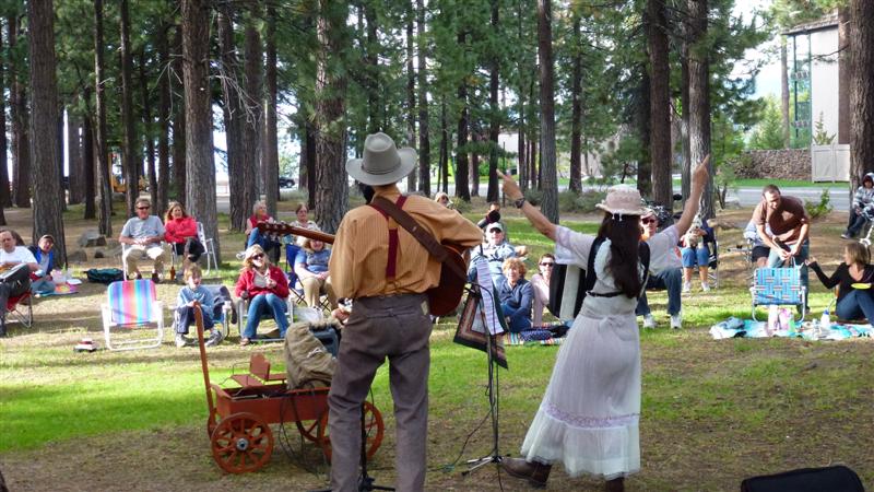 Tom and Mary Kay Aufrance perform at the Library in South Lake Tahoe
